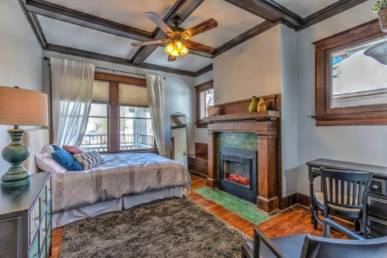 Classic Woodwork And Details In 1912 Colonial Memphis Eksteriør bilde