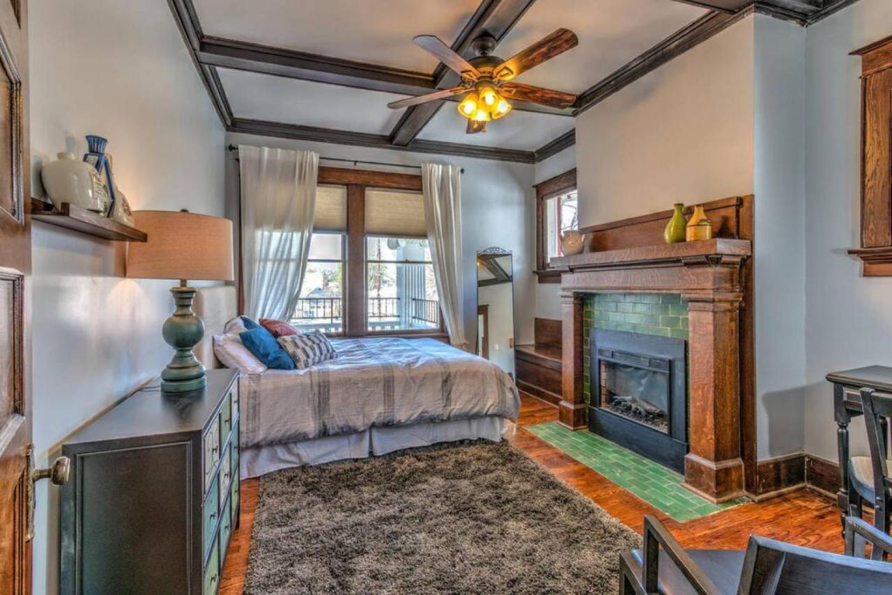 Classic Woodwork And Details In 1912 Colonial Memphis Eksteriør bilde