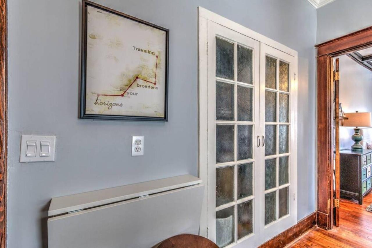 Classic Woodwork And Details In 1912 Colonial Memphis Eksteriør bilde